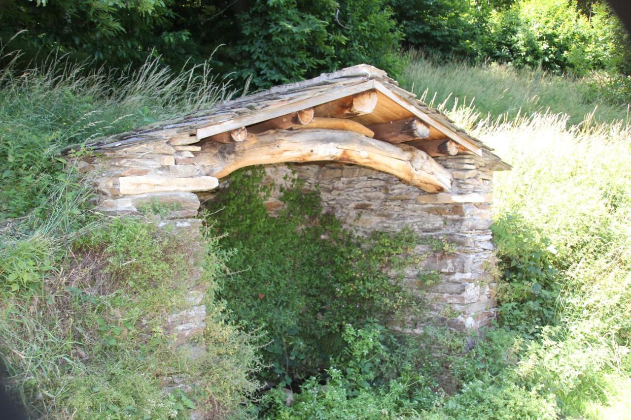 Fount Estremiero - Chambres & Tables D'Hotes Castans Exterior foto